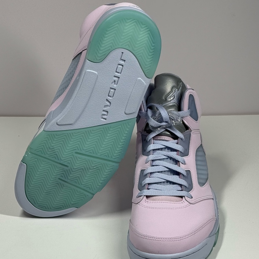 The Air Jordan 5 Easter (2022) - Picture 9 of 10